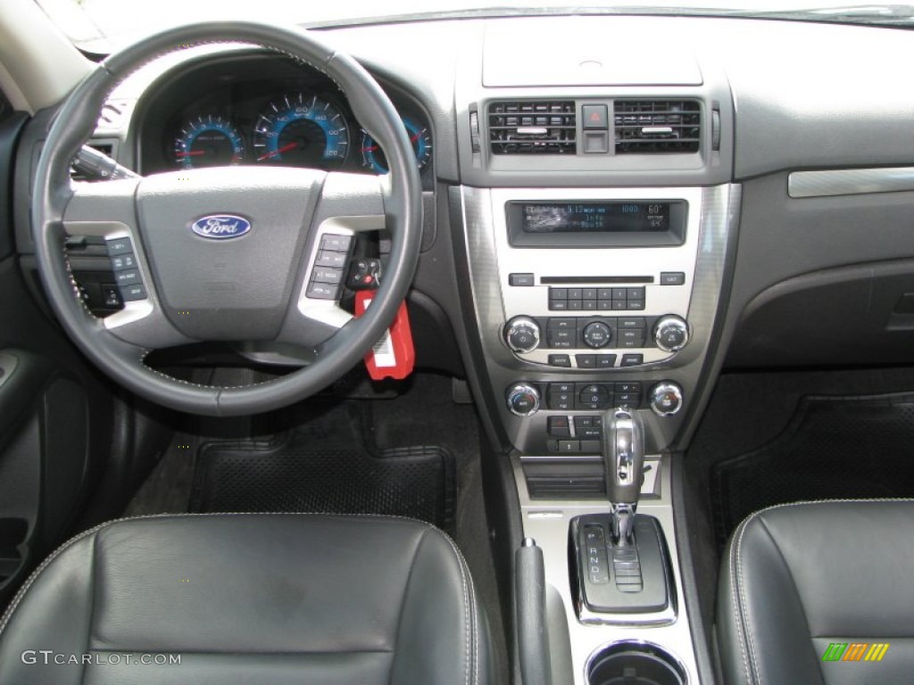 2010 Ford Fusion SEL Dashboard Photos