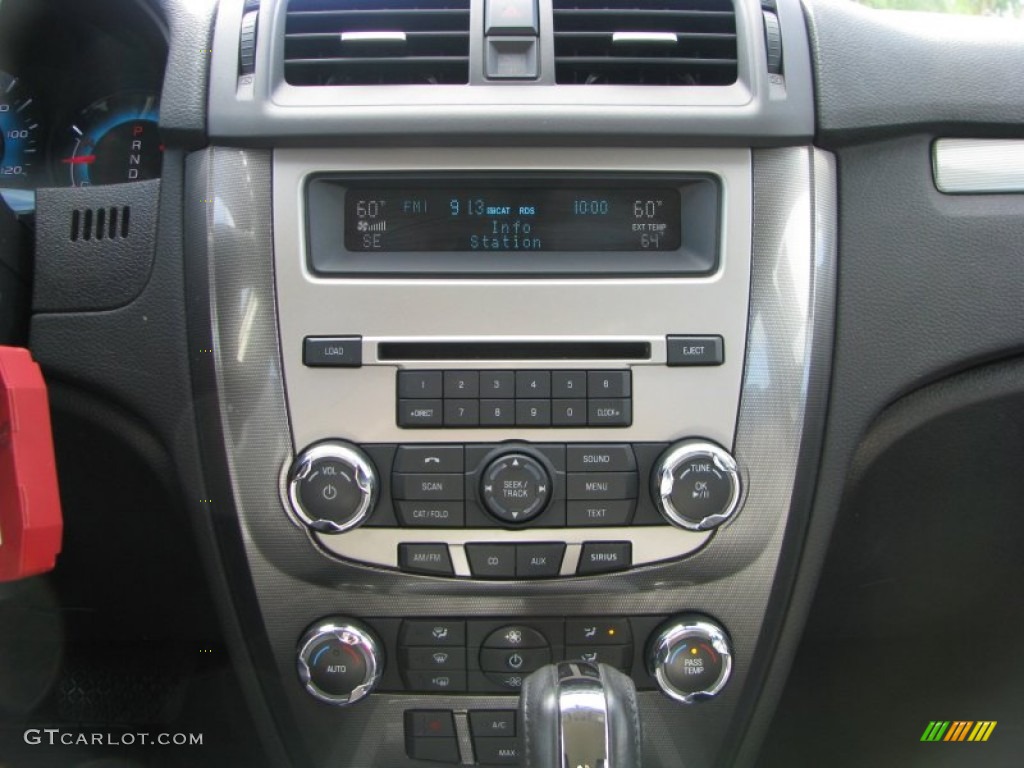 2010 Ford Fusion SEL Controls Photo #61299311