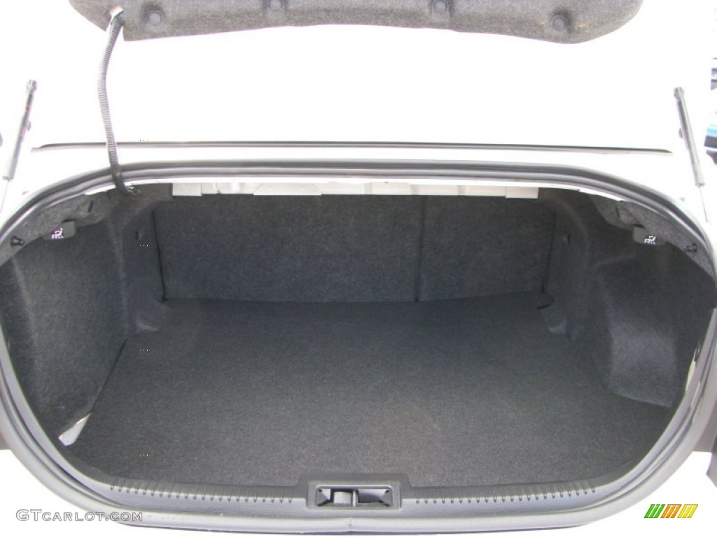 2010 Ford Fusion SEL Trunk Photos