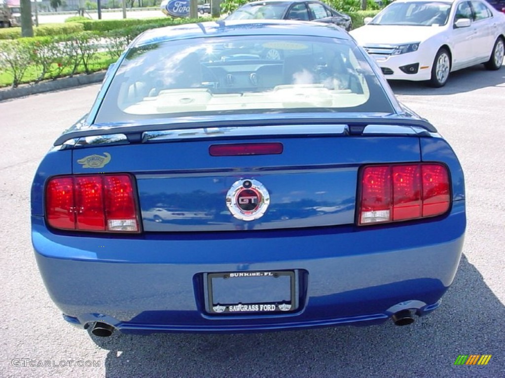2006 Mustang GT Premium Coupe - Vista Blue Metallic / Light Parchment photo #7