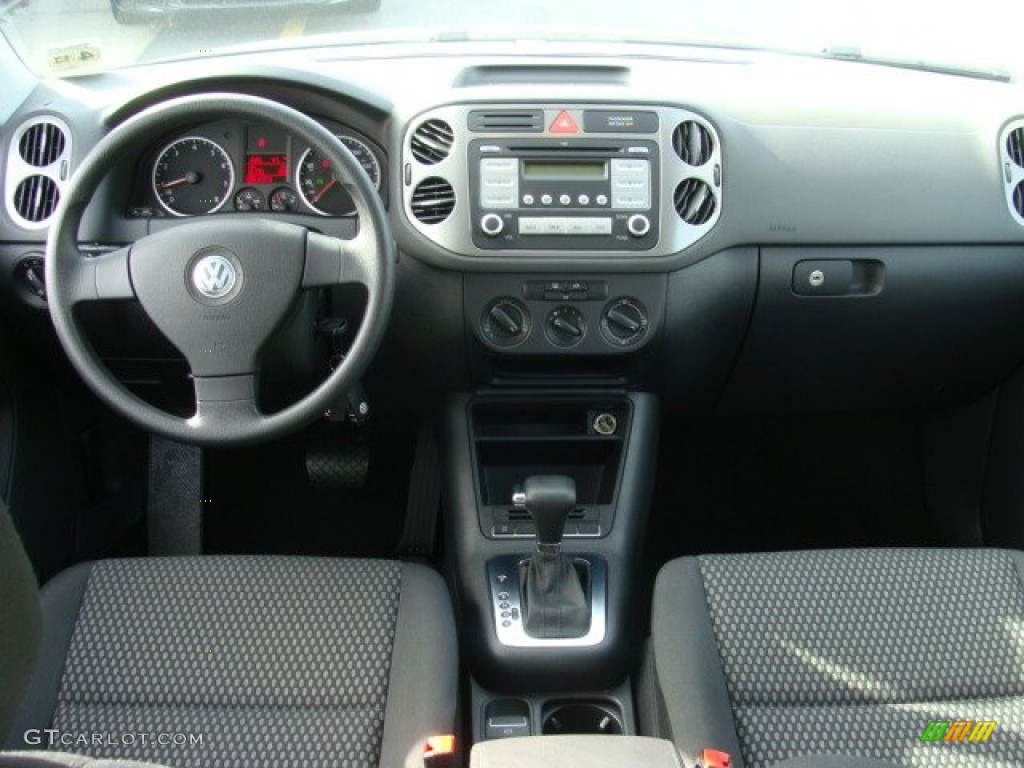 2009 Volkswagen Tiguan S Clay Grey Dashboard Photo #61306316