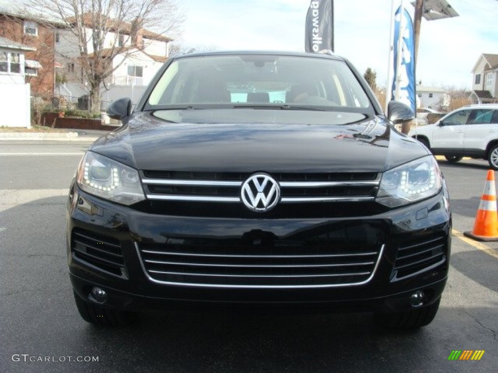 2012 Touareg TDI Lux 4XMotion - Black / Saddle Brown photo #2