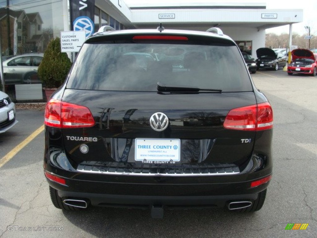 2012 Touareg TDI Lux 4XMotion - Black / Saddle Brown photo #5