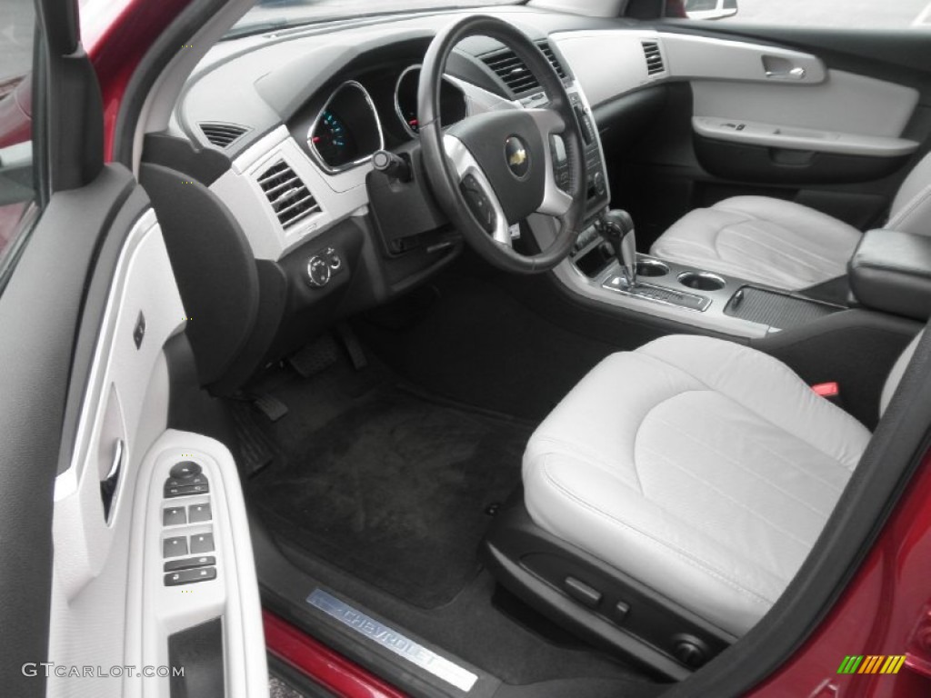 Light Gray/Ebony Interior 2009 Chevrolet Traverse LTZ Photo #61306556