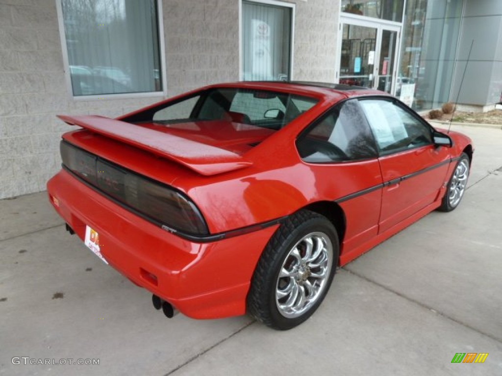 1986 Fiero GT - Red / Gray photo #2