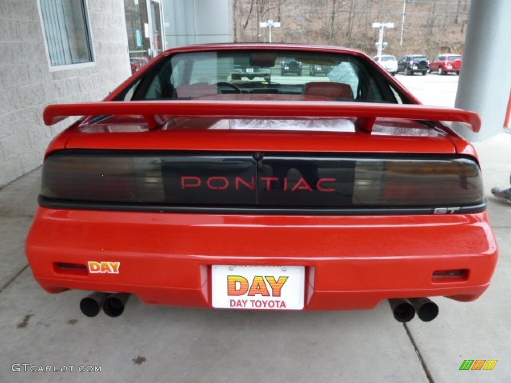 1986 Fiero GT - Red / Gray photo #3