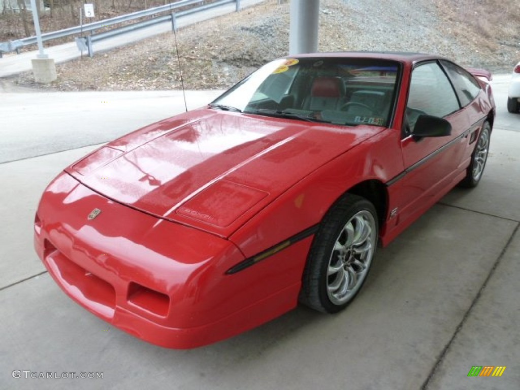 1986 Fiero GT - Red / Gray photo #5