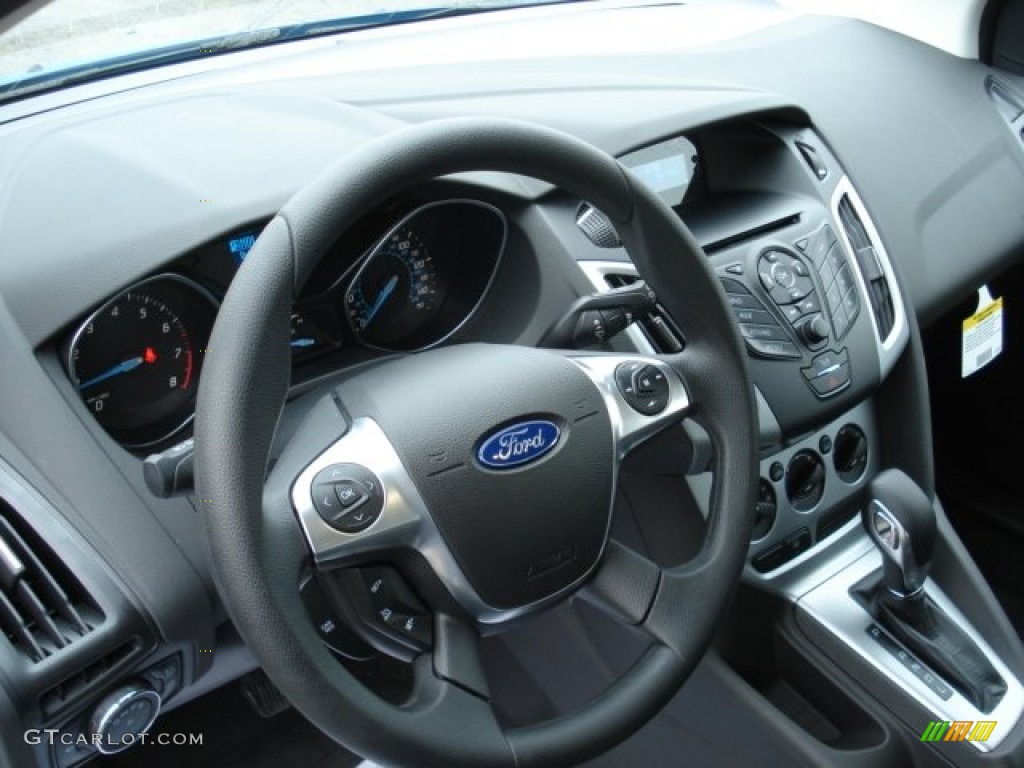 2012 Focus SE 5-Door - Blue Candy Metallic / Charcoal Black photo #10