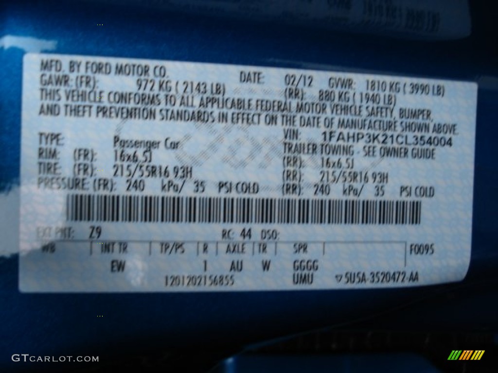 2012 Focus SE 5-Door - Blue Candy Metallic / Charcoal Black photo #20