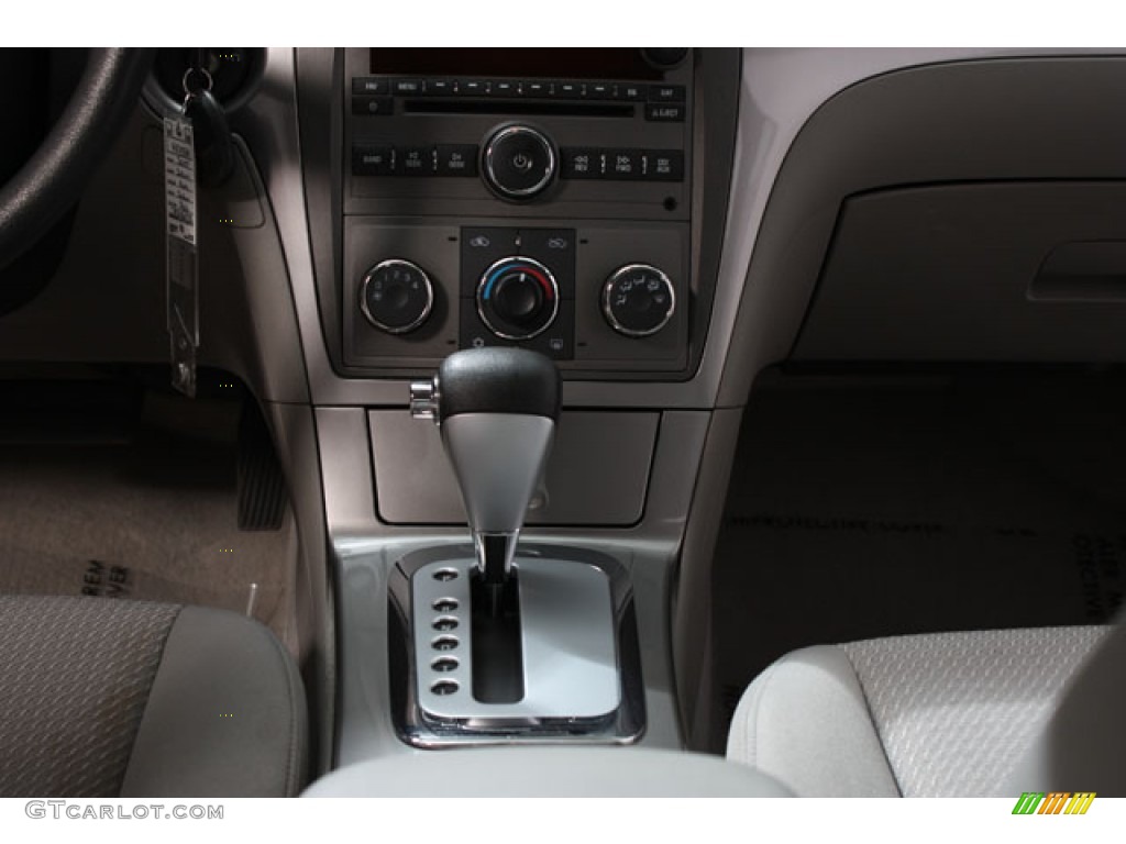 2007 Aura XE - Berry Red / Gray photo #11