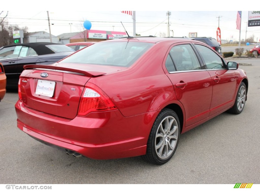 2010 Fusion SE - Red Candy Metallic / Charcoal Black photo #15
