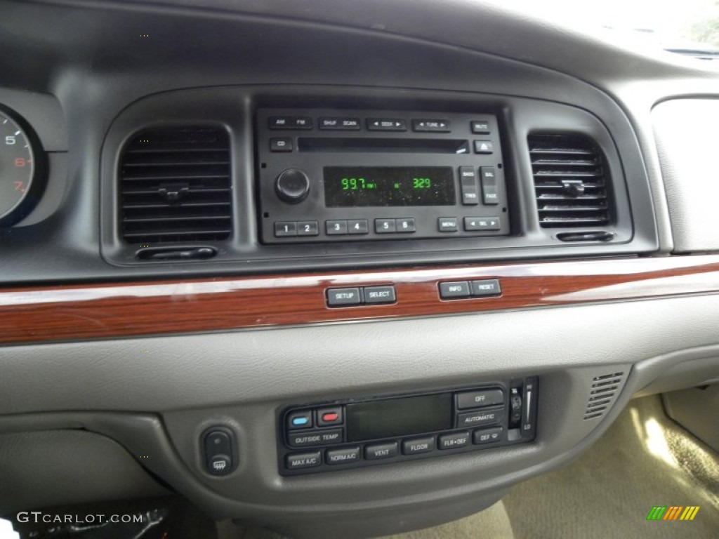2011 Ford Crown Victoria LX Controls Photo #61325440