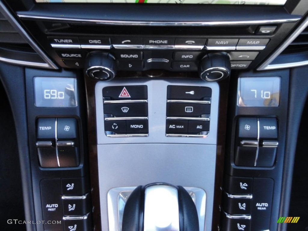 2010 Porsche Panamera Turbo Controls Photo #61326137