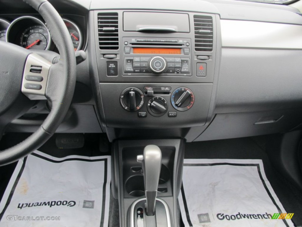 2012 Nissan Versa 1.8 SL Hatchback Controls Photo #61327232