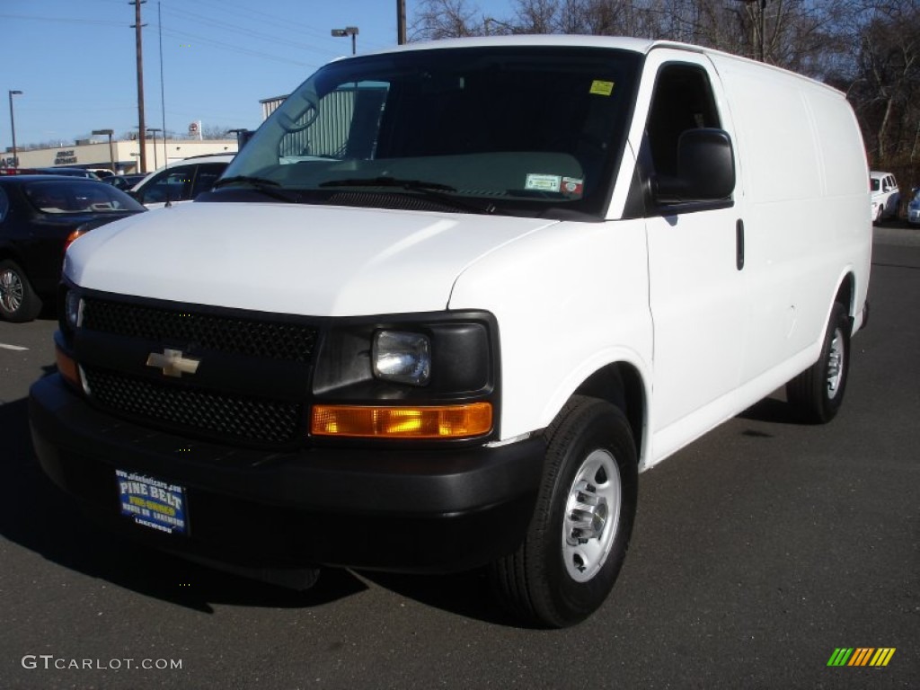 Summit White Chevrolet Express