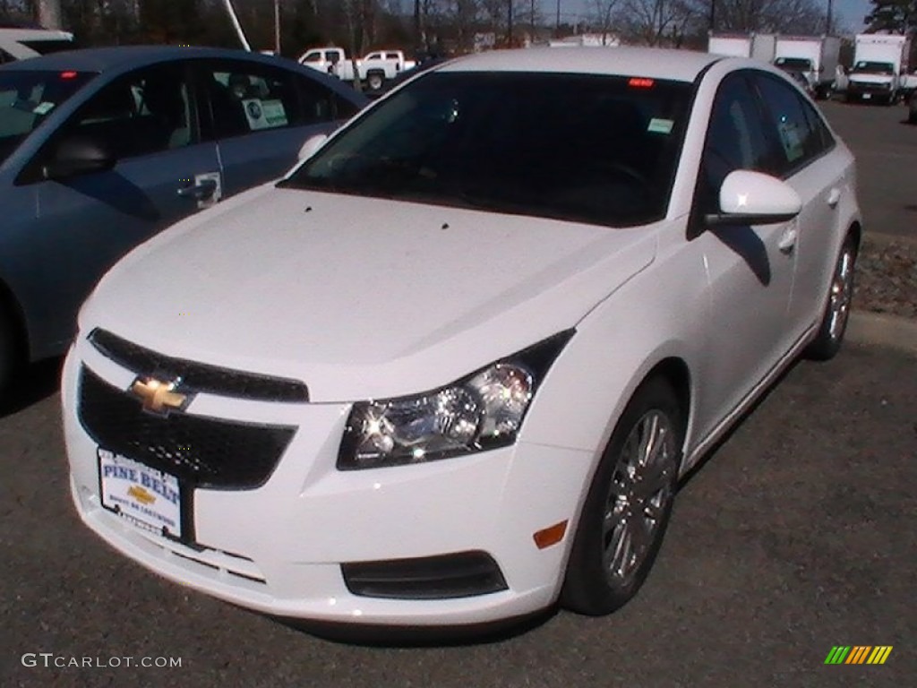 2012 Cruze Eco - Summit White / Jet Black/Sport Red photo #1