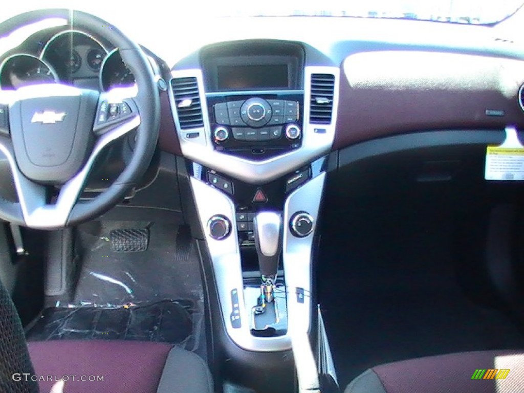 2012 Cruze Eco - Summit White / Jet Black/Sport Red photo #4