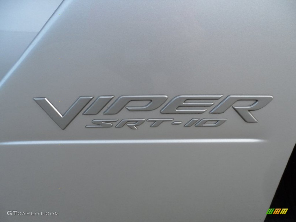 2004 Dodge Viper SRT-10 Marks and Logos Photo #61333418