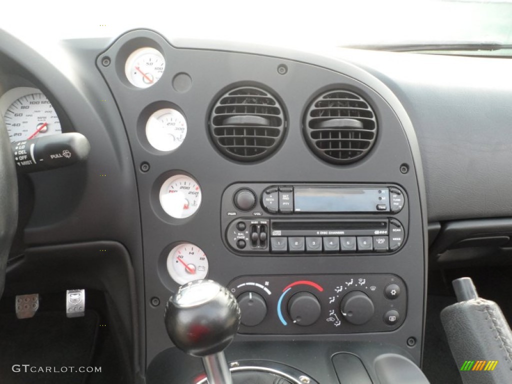 2004 Dodge Viper SRT-10 Controls Photo #61333553