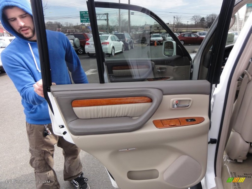 2007 LX 470 - Crystal White / Ivory photo #22