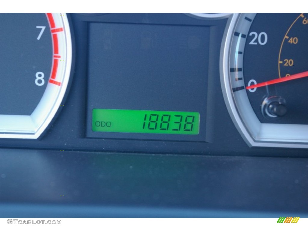 2010 Aveo LT Sedan - Victory Red / Charcoal photo #7