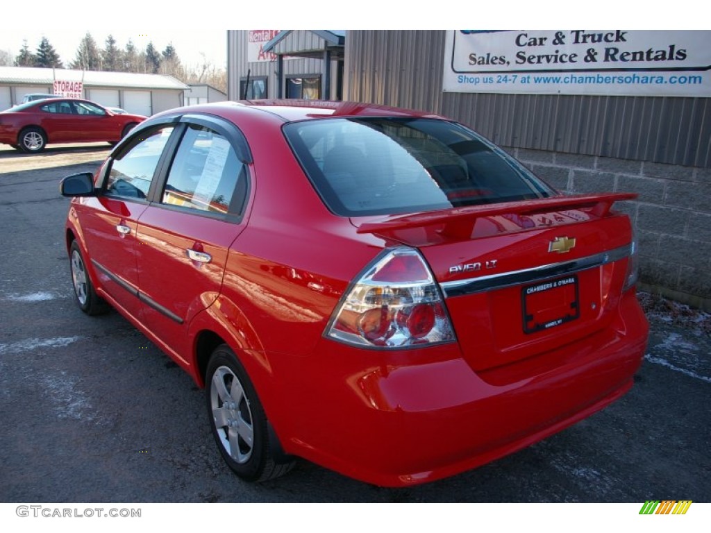 2010 Aveo LT Sedan - Victory Red / Charcoal photo #9