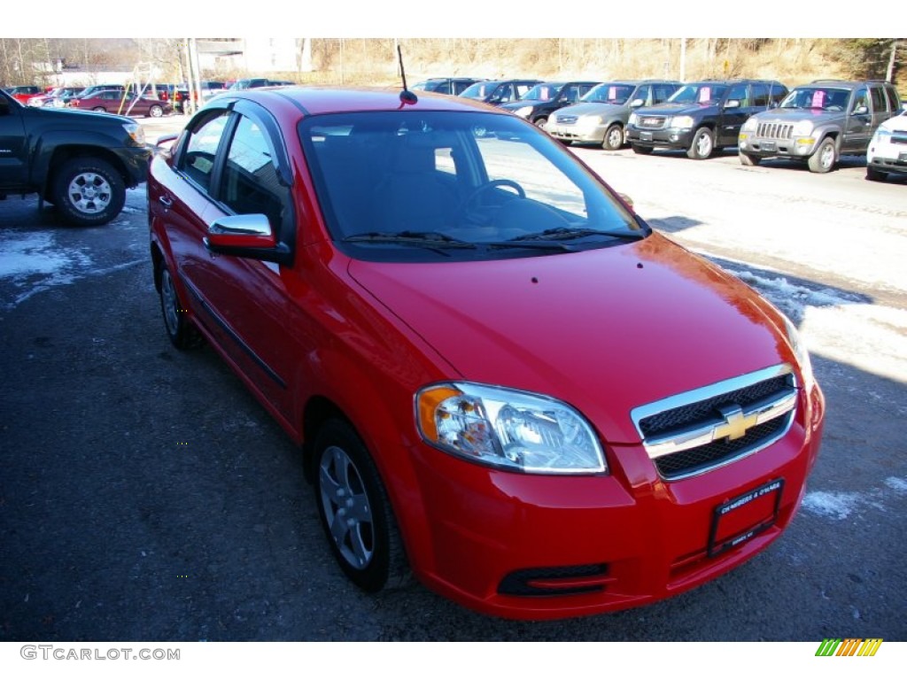 2010 Aveo LT Sedan - Victory Red / Charcoal photo #13