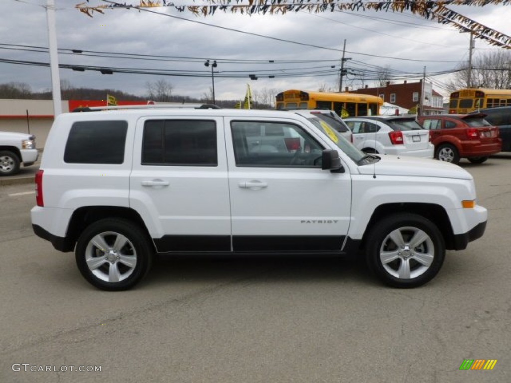 2011 Patriot Latitude X 4x4 - Bright White / Dark Slate Gray photo #6