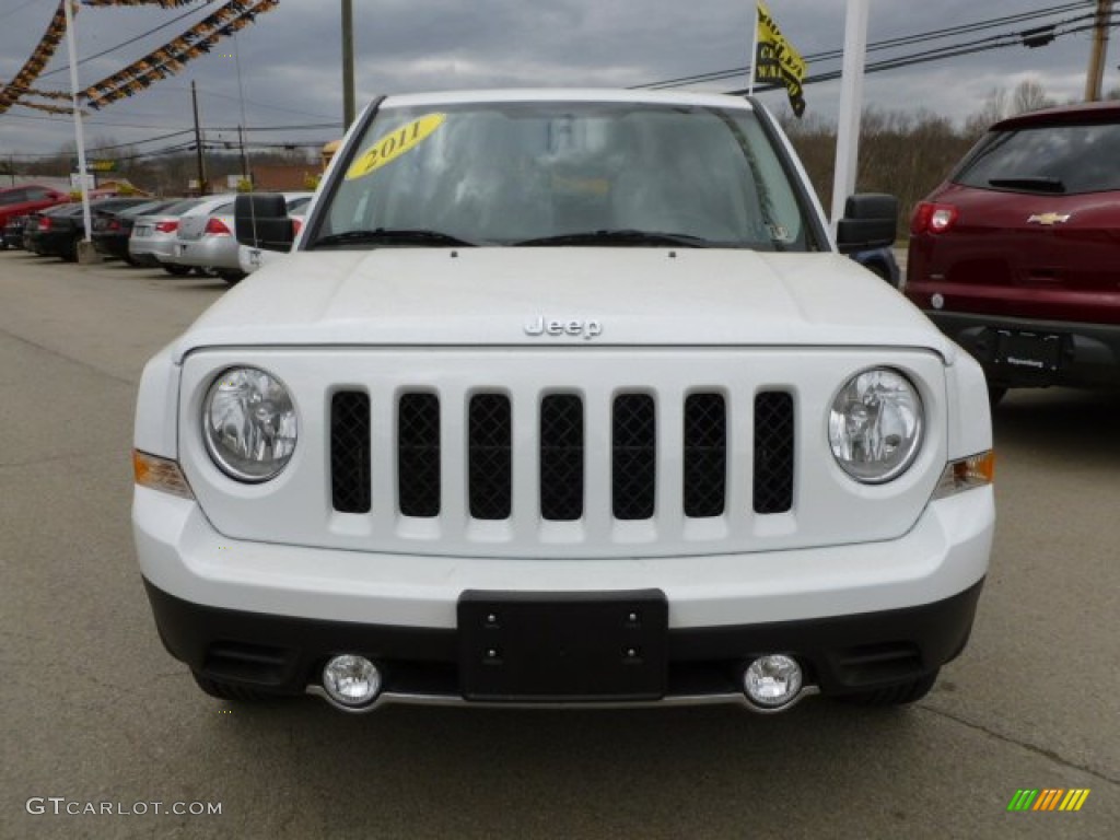 2011 Patriot Latitude X 4x4 - Bright White / Dark Slate Gray photo #8