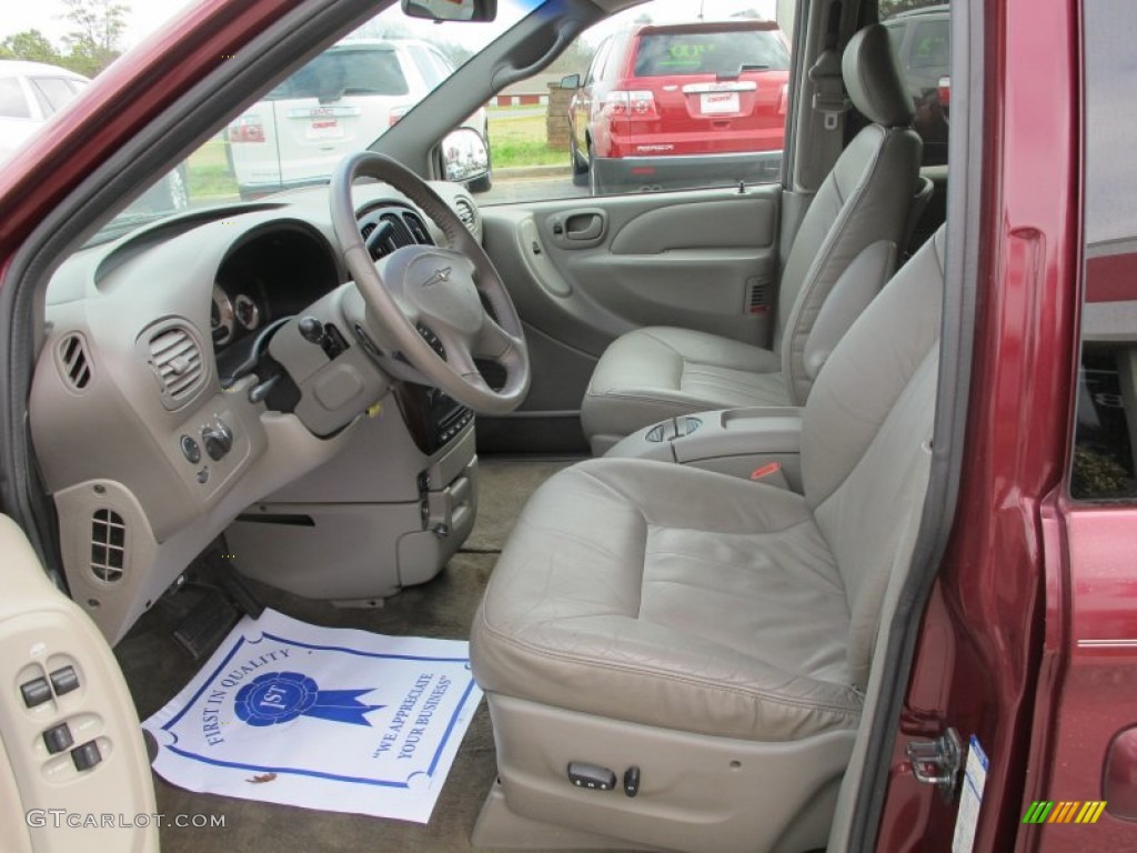 2001 Town & Country LXi - Dark Garnet Red Pearl / Taupe photo #10