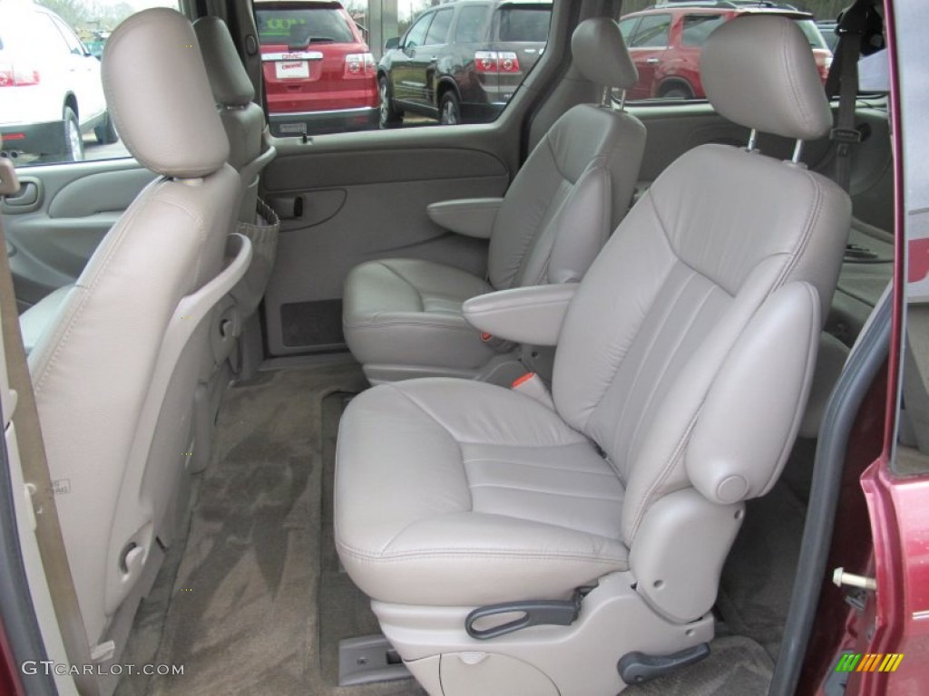 2001 Town & Country LXi - Dark Garnet Red Pearl / Taupe photo #12