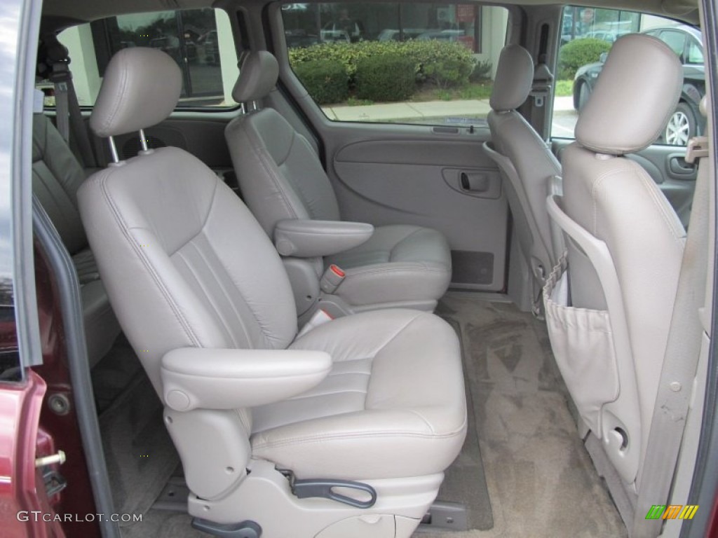 2001 Town & Country LXi - Dark Garnet Red Pearl / Taupe photo #15