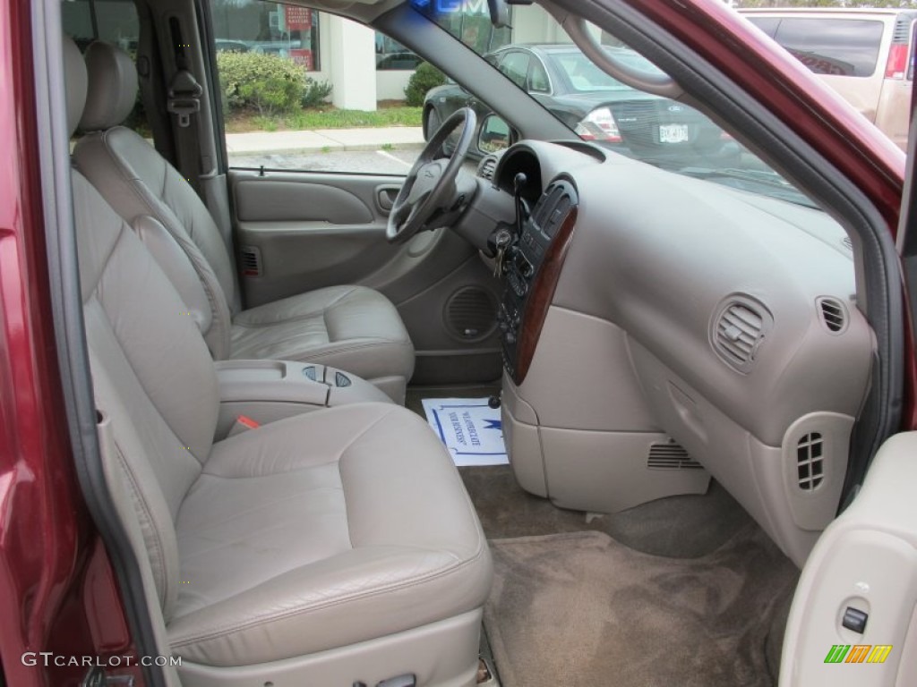 2001 Town & Country LXi - Dark Garnet Red Pearl / Taupe photo #16