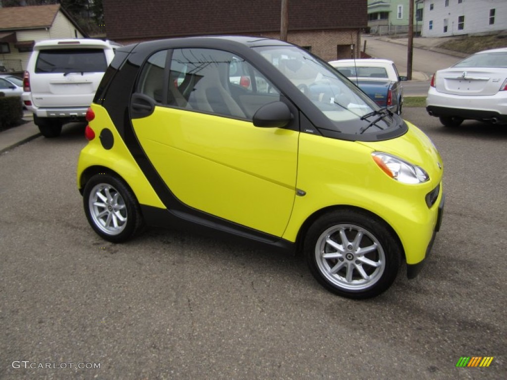 Light Yellow 2010 Smart fortwo passion coupe Exterior Photo #61347776