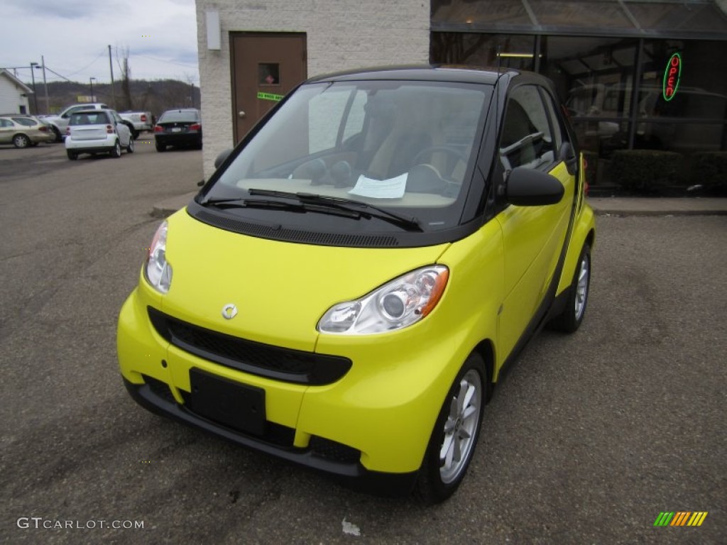 2010 fortwo passion coupe - Light Yellow / design Beige photo #6