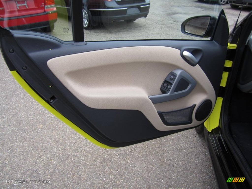 2010 Smart fortwo passion coupe design Beige Door Panel Photo #61347931