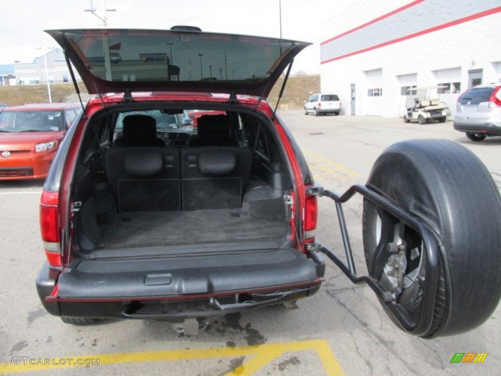 2005 Chevrolet Blazer LS ZR2 4x4 Trunk Photo #61350035