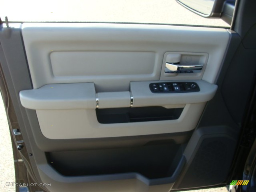 2011 Ram 1500 SLT Quad Cab 4x4 - Brilliant Black Crystal Pearl / Dark Slate Gray/Medium Graystone photo #8