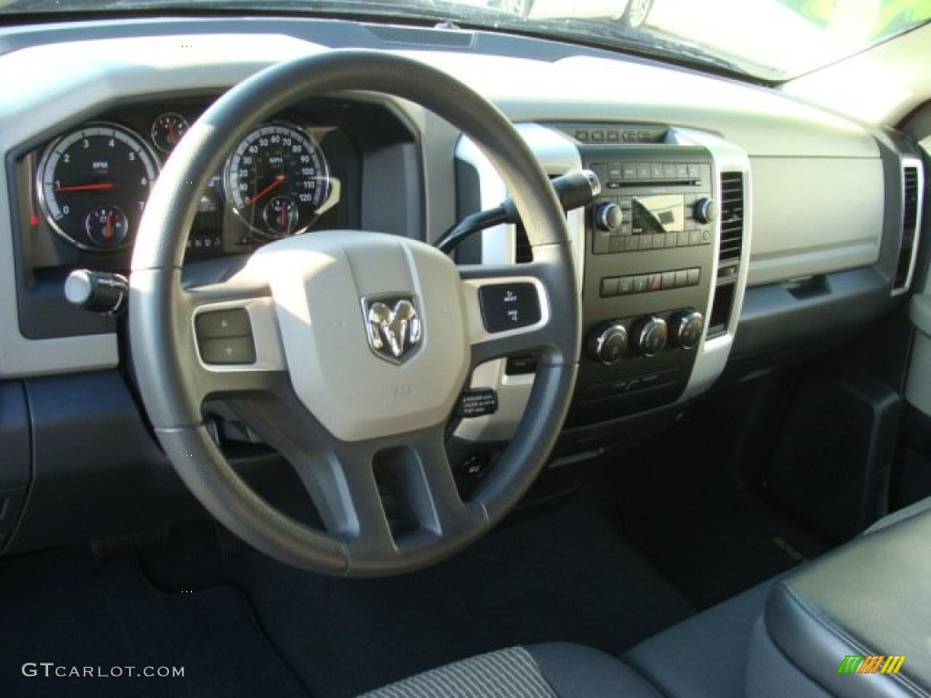 2011 Ram 1500 SLT Quad Cab 4x4 - Brilliant Black Crystal Pearl / Dark Slate Gray/Medium Graystone photo #9