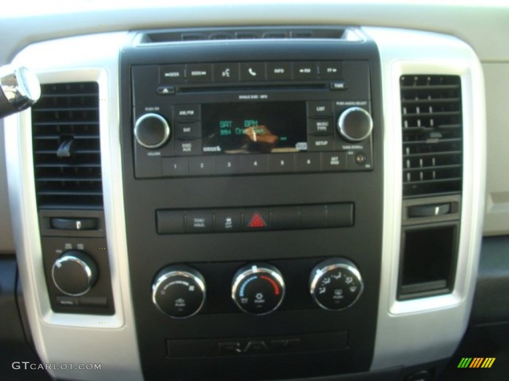 2011 Ram 1500 SLT Quad Cab 4x4 - Brilliant Black Crystal Pearl / Dark Slate Gray/Medium Graystone photo #14