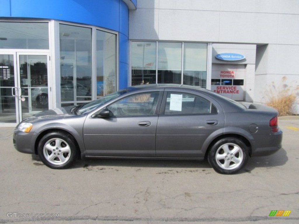 2005 Stratus SXT Sedan - Graphite Metallic / Dark Slate Gray photo #4