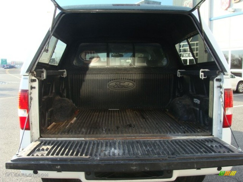 2004 F150 Lariat SuperCrew 4x4 - Oxford White / Black photo #15