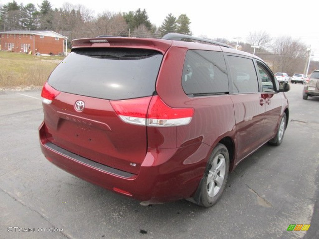 2011 Sienna LE - Salsa Red Pearl / Light Gray photo #6