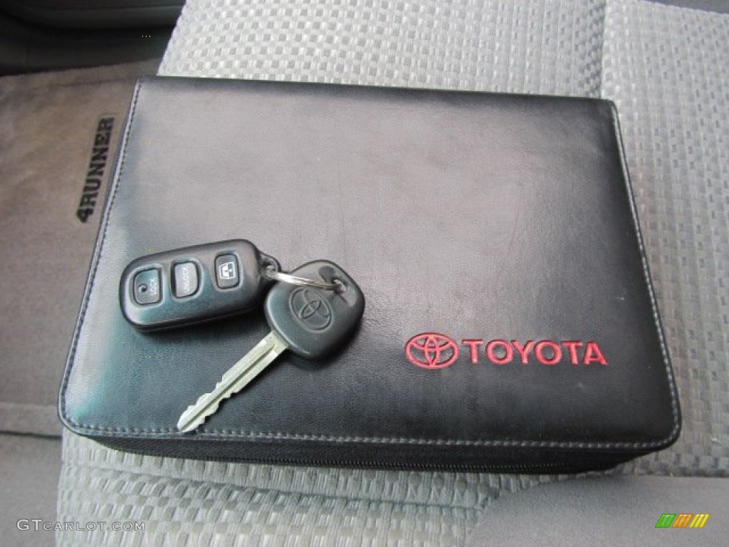 2004 4Runner SR5 4x4 - Galactic Gray Mica / Stone photo #18