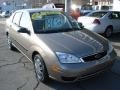 2005 Arizona Beige Metallic Ford Focus ZX4 S Sedan  photo #2