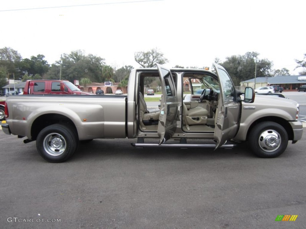 2006 F350 Super Duty Lariat Crew Cab Dually - Arizona Beige Metallic / Tan photo #13