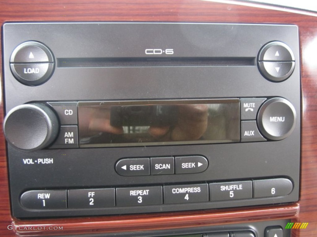2006 Ford F350 Super Duty Lariat Crew Cab Dually Audio System Photo #61358025