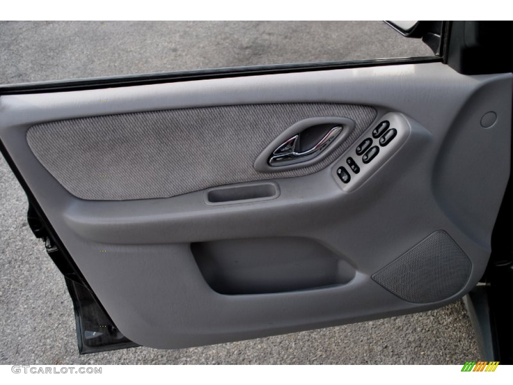2001 Tribute ES V6 4WD - Black / Gray photo #13