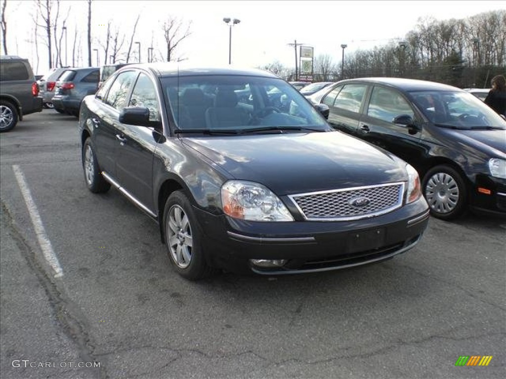 Black Ford Five Hundred