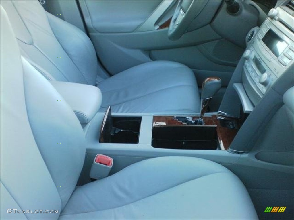 2010 Camry XLE V6 - Super White / Ash Gray photo #4